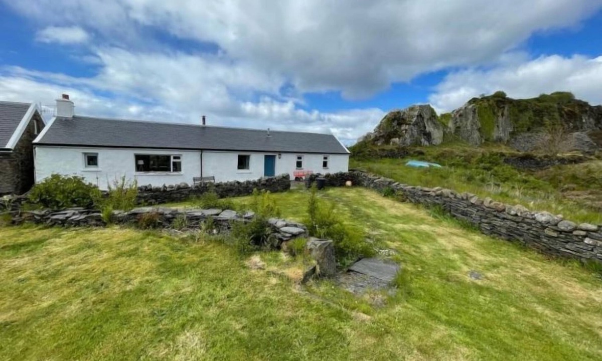 Slate Islands House | Easdale Cottage by Interhome