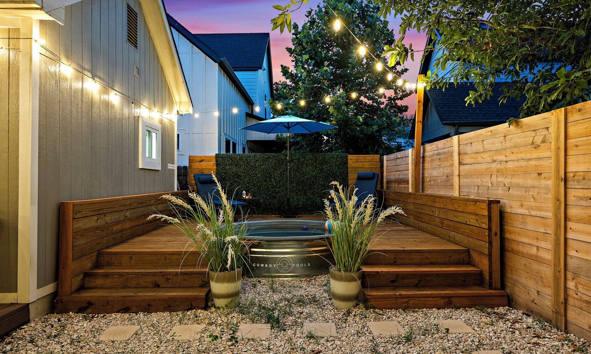 Chestnut House | East ATX Two Units 6BR/4BA with Cowboy Pool, Two Fire Pits, Two Grills