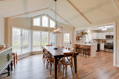 East Aurora House | East Aurora Home ~ 18 Mi to Downtown Buffalo!