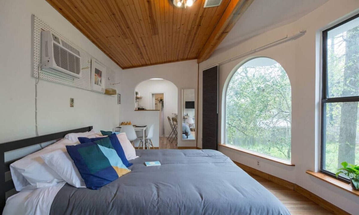 Cherrywood House | East Austin Garden Cottage | Sweet & Private