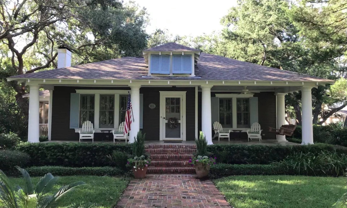 East Beach Cottage | East Beach Cottage and Guest House