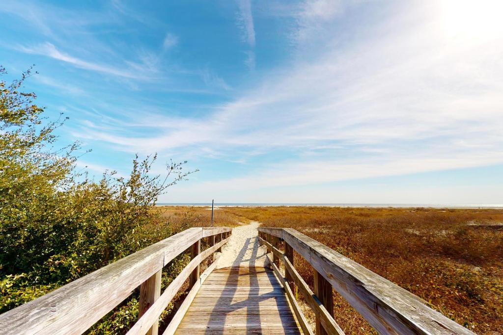 Saint Simons Island House | East Beach Villa Unit 204