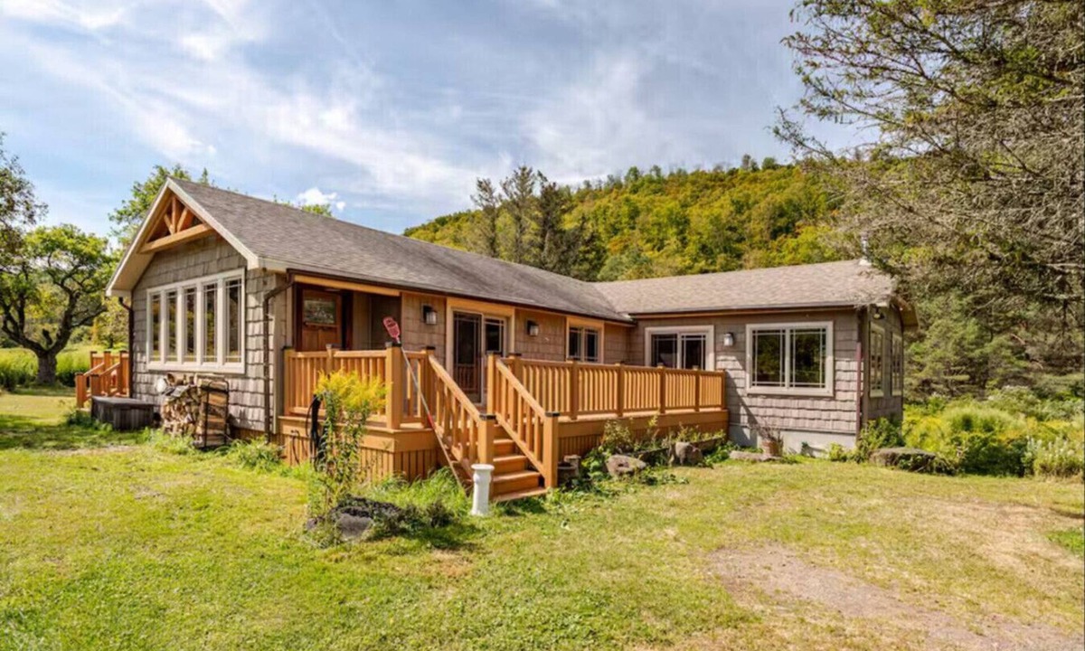 East Branch House | East Branch Nature House - Spring Water Retreat