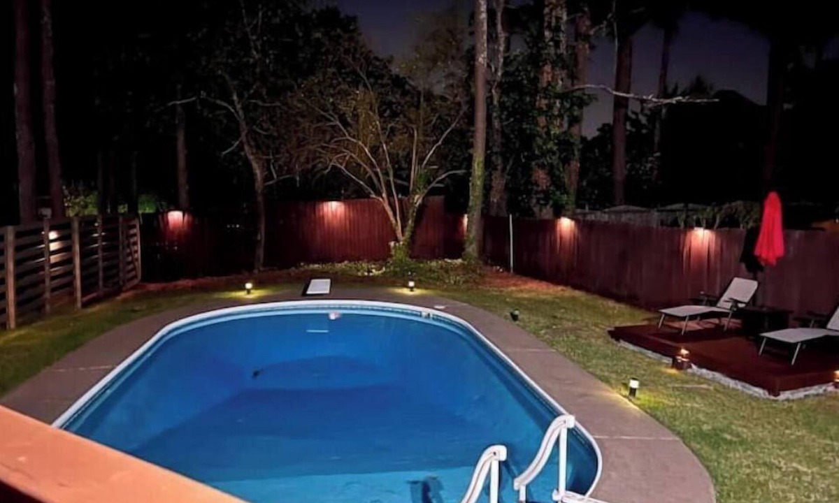 Marietta Ski Chalet | East Cobb: Secluded modern chalet with pool