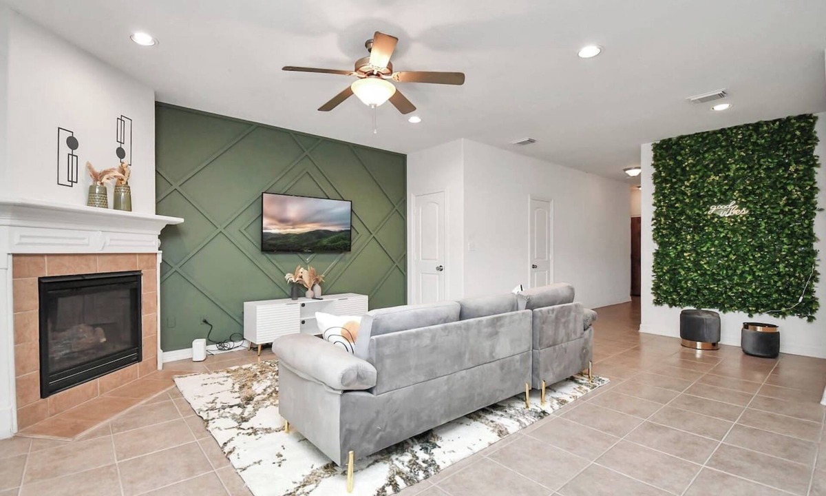 Northside House | East Downtown House - 3 BR/2.5BA