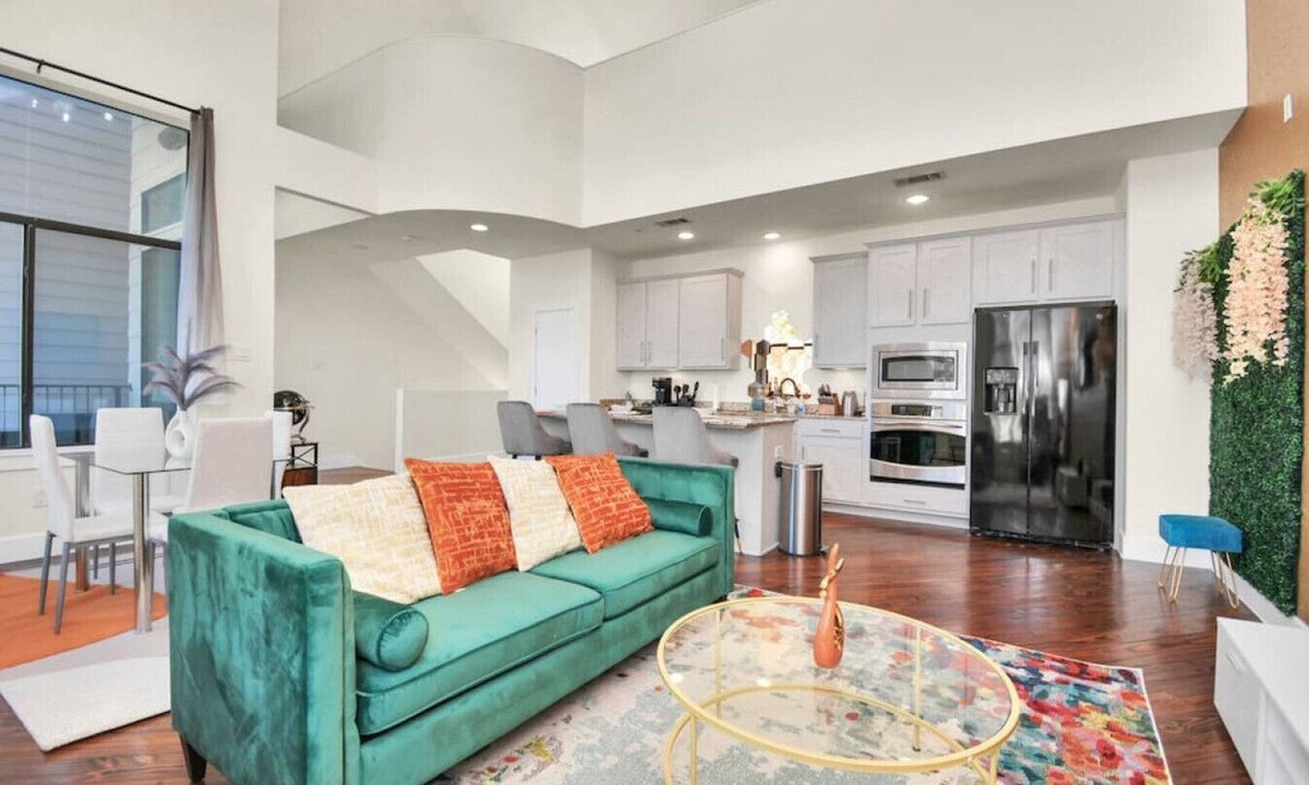 South Central Houston House | East Downtown Townhouse - 3 BR & 3.5 BA Great View
