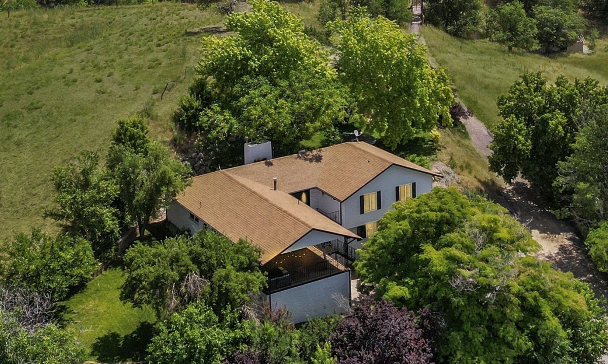 Farmington House | East Farmington Hideaway