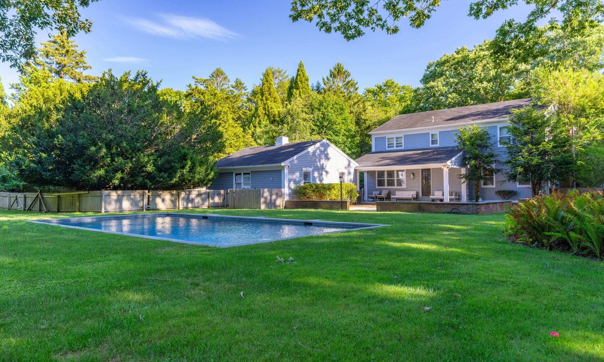 Village of East Hampton Villa | East Hampton Oasis with Pool