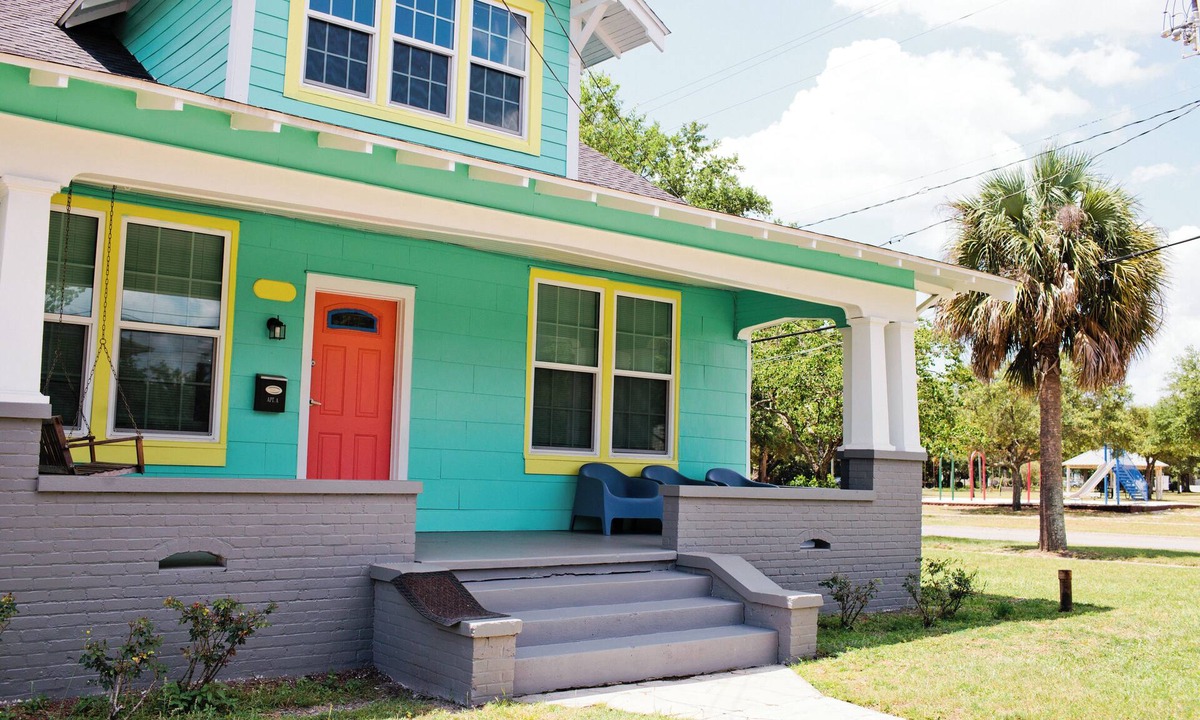 East Hill Apartment | East Hill Beachside Oasis | Walk to Everything