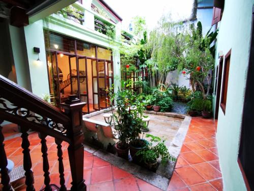 Historic George Town Hotel | East Indies Mansion