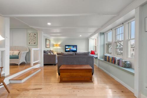 Gloucester House | East Main 2