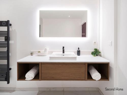 Algrange Apartment | East Side