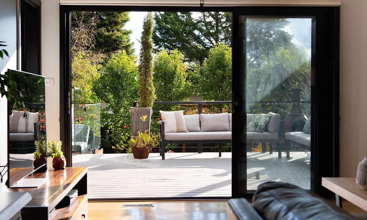 Daylesford House | East St Spa House-2 Bed, 2 bathroom, log fire, spa bath