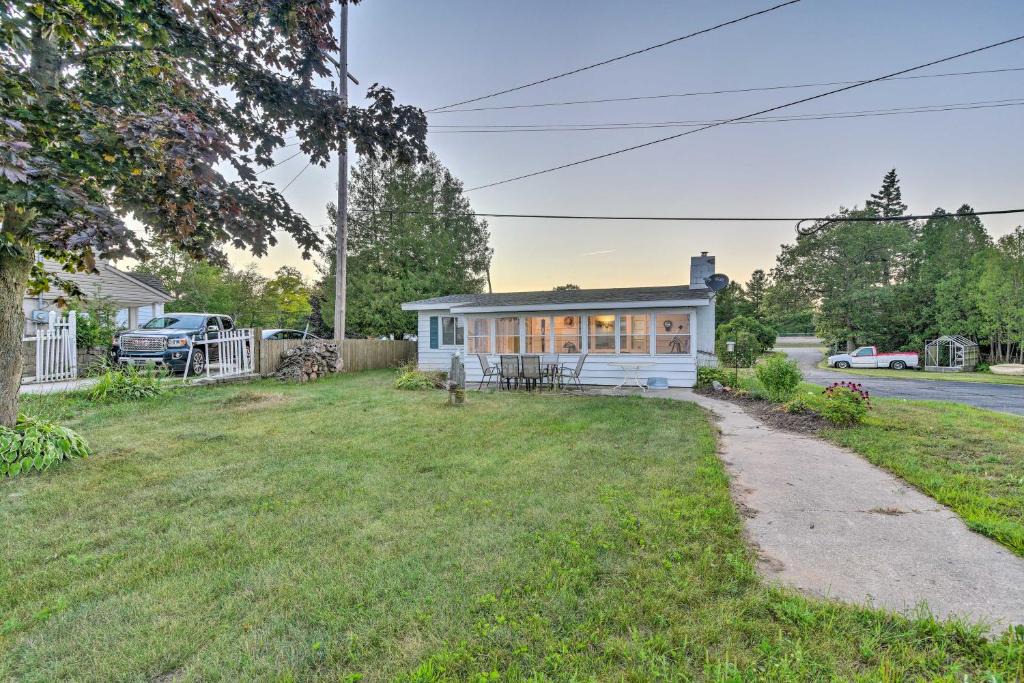 East Tawas House | East Tawas Cabin w/Lake Huron Access & Views