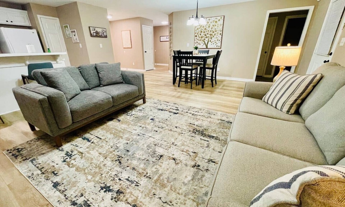 Hammond Apartment | Eastgate 10A beautiful townhouse