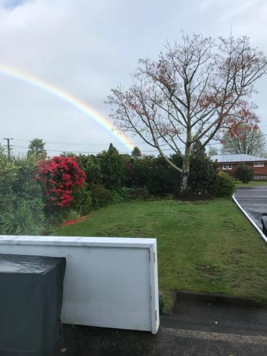 Rotorua House | Eastside House + Separate Contained Sleepout