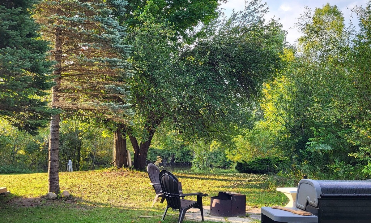 Central Huron RV Rental | Eastside PondView Campsite