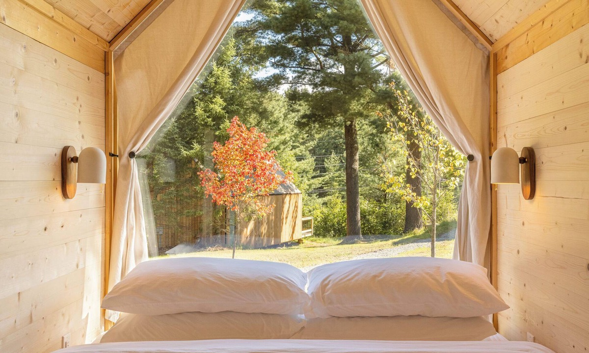 Lake Placid Hotel | Eastwind Hotel Lake Placid