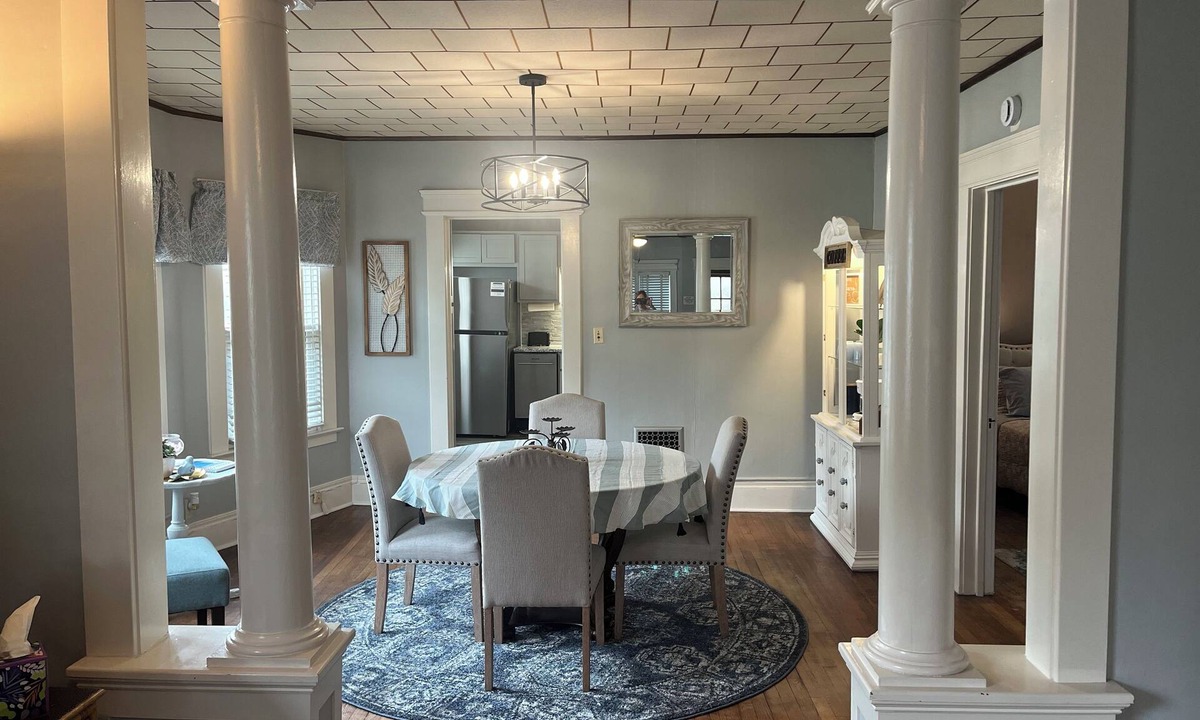 Syracuse Apartment | Eastwood Escape 2