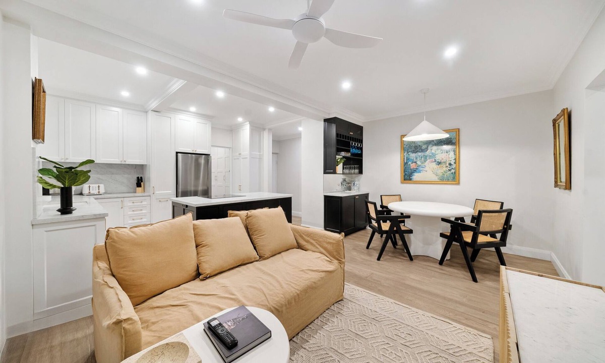 Rose Bay Apartment | Easy Access 2BR Flat with Parking in Rose Bay