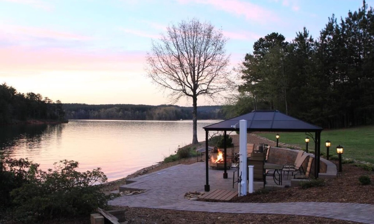 Seneca House | Easy access lake front beach & boat ramp, waterfront patio, NEW OPENINGS END AUG