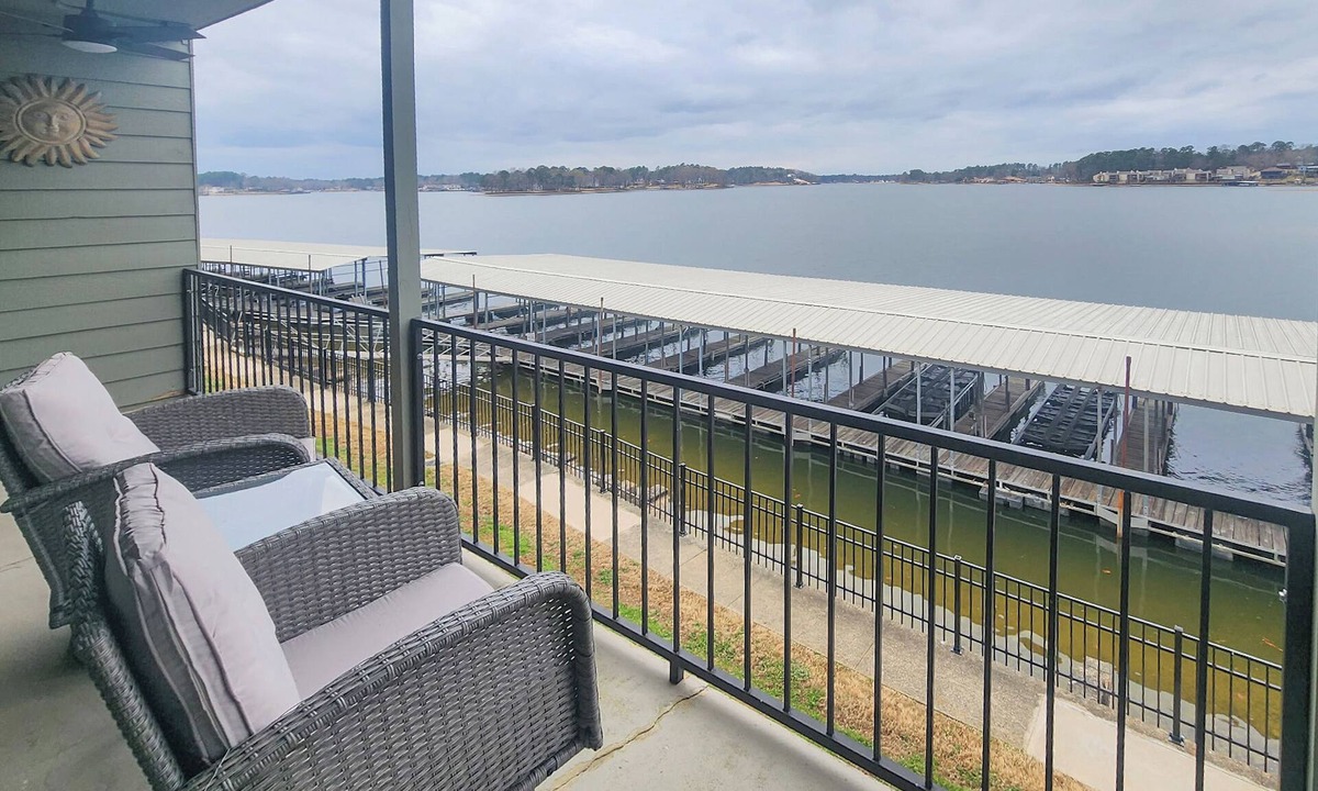 Lake Hamilton Condo | Easy-Access Lake Hamilton Condo w/Fireworks View