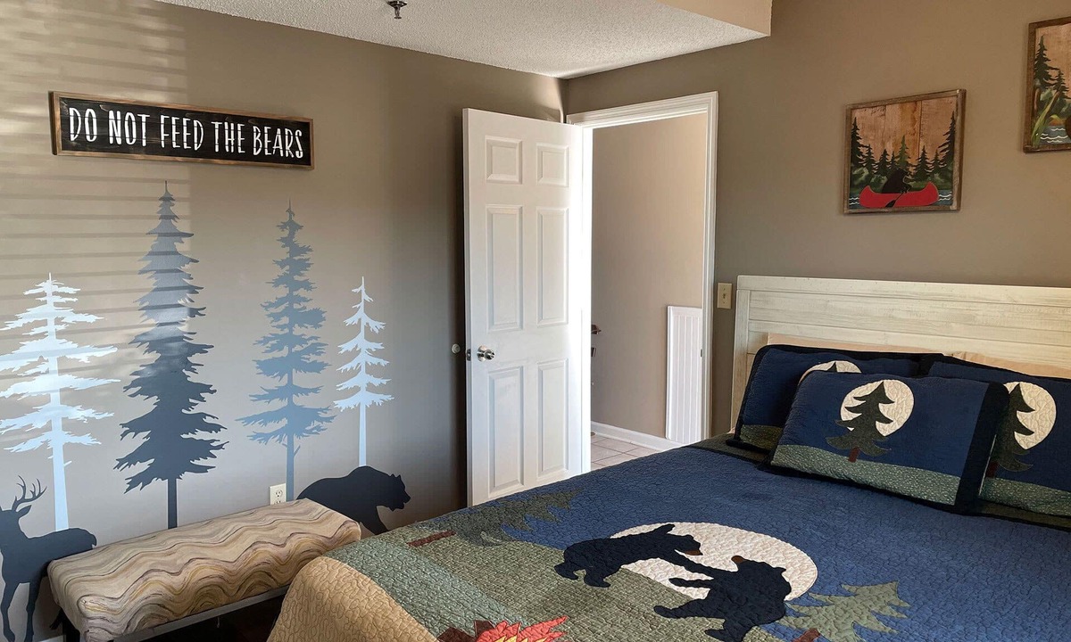 Pigeon Forge Condo | Easy Access Off The Parkway, Close to Everything!