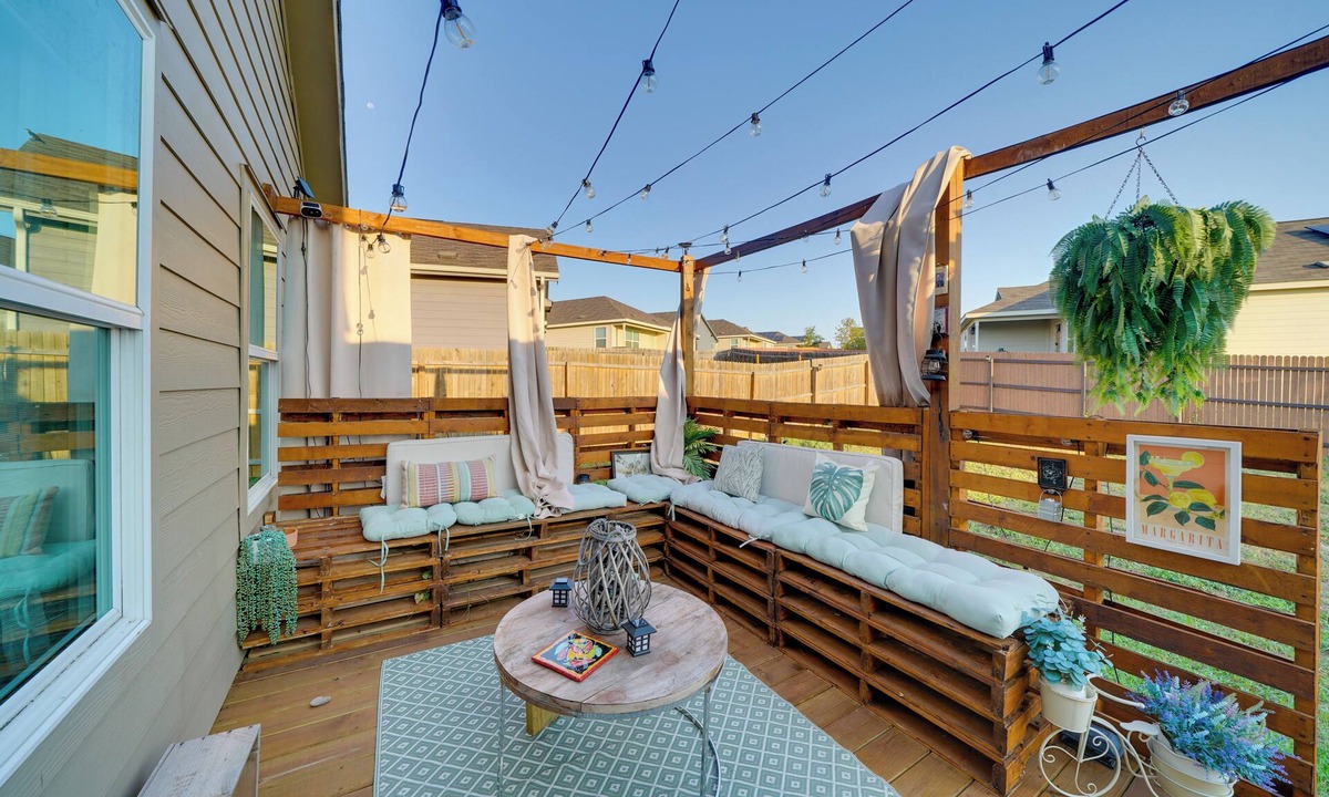 San Antonio Cottage | Easy Access to Dtwn San Antonio: Suburban Home