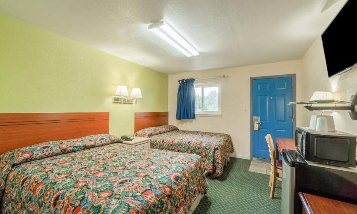 Boise City Hotel | Easy Access to Local Food, Gas, & Outdoor Attractions