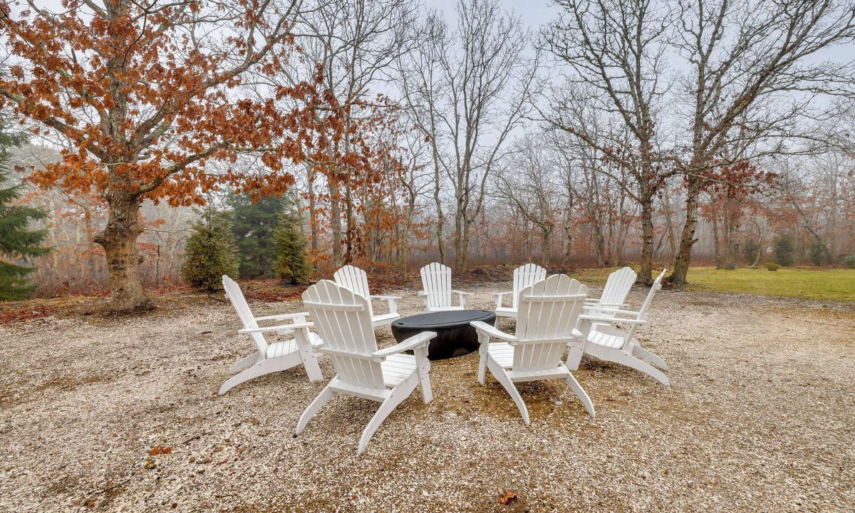 West Tisbury House | Easy Coast Access! Elevated Martha’s Vineyard Stay