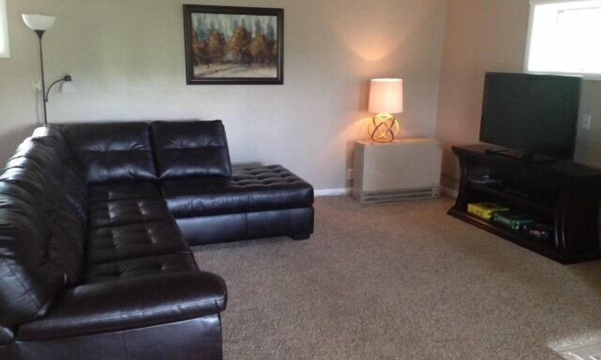 Town of Torrey House | Easy living and CLEAN