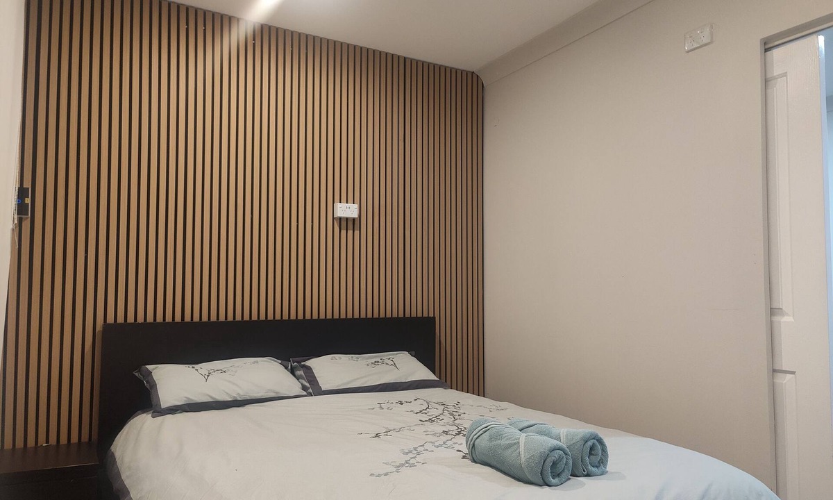 Jamboree Heights Apartment | Easy Stay Studio