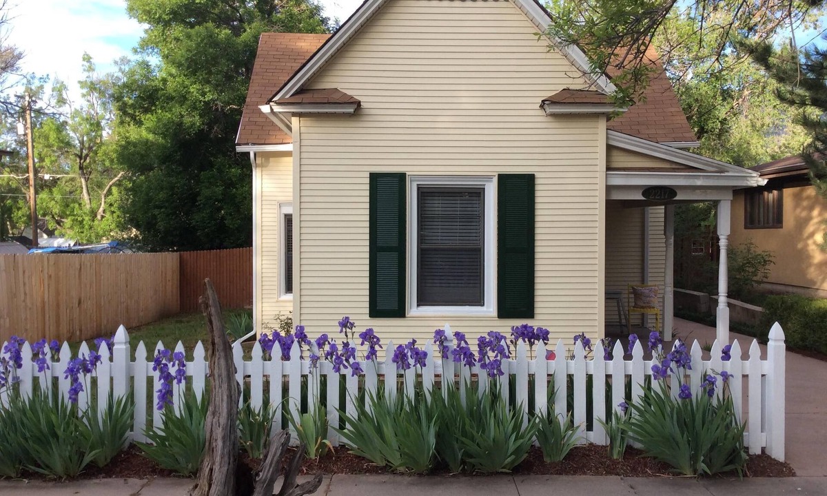 Colorado Springs House | Easy Walk to Shops, Restaurants and parks. Pet Friendly with fenced backyard.