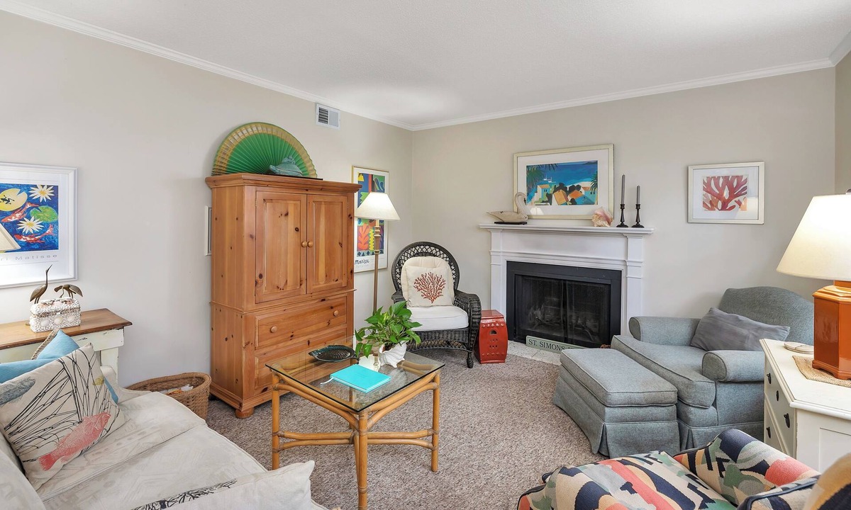 Saint Simons Island Condo | Easy walk to the beach from this condo!