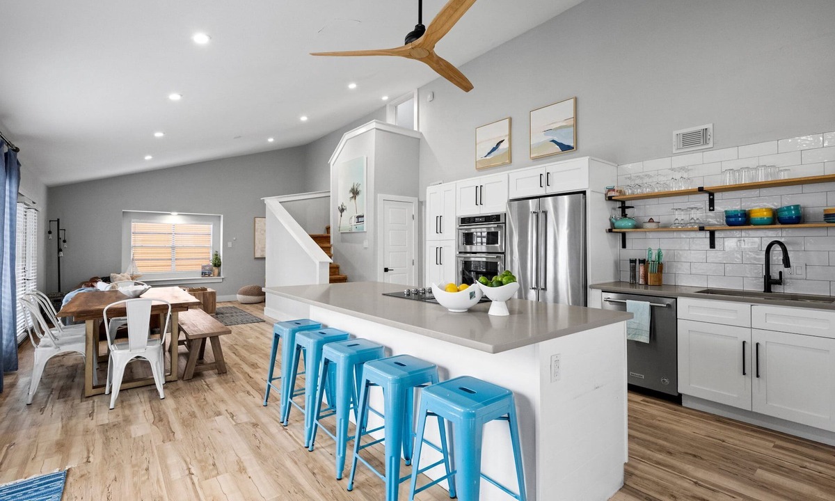 Port Aransas House | Easy walk to the beach, double deck ocean view-Sleeps 10 in 8 beds! EV charger!