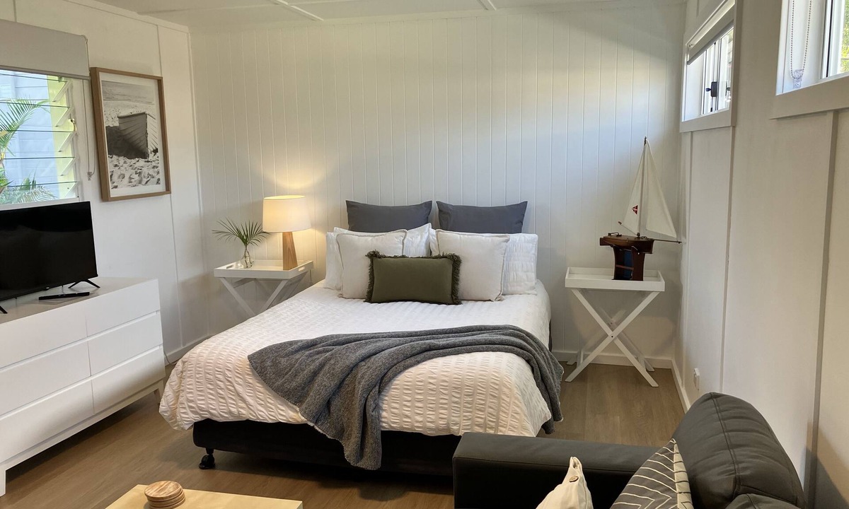 Narrawallee Apartment | Easy Walk to the Inlet & Beach