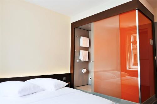 Langstrasse Hotel | easyHotel Zürich City Centre