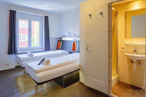 Gewerbeschule Hotel | easyHotel Zürich City Limmatplatz