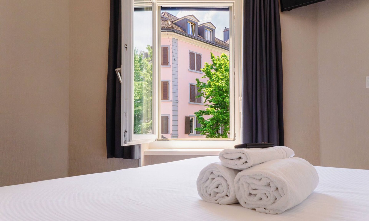 Center Hotel | easyHotel Zurich City Main Station