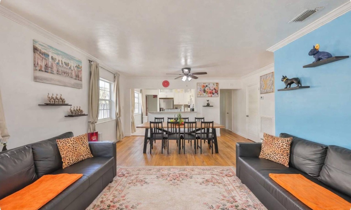 Downtown Hollywood House | Eat sleep wake up repeat