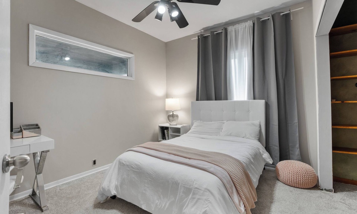 Whittier House | Eat Street Oasis with a luxury patio & fiber internet