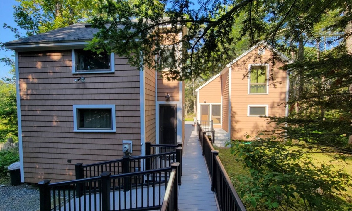 East Boothbay Cabin | Ebb And Flow | 4 Bed, 2.5 Bath