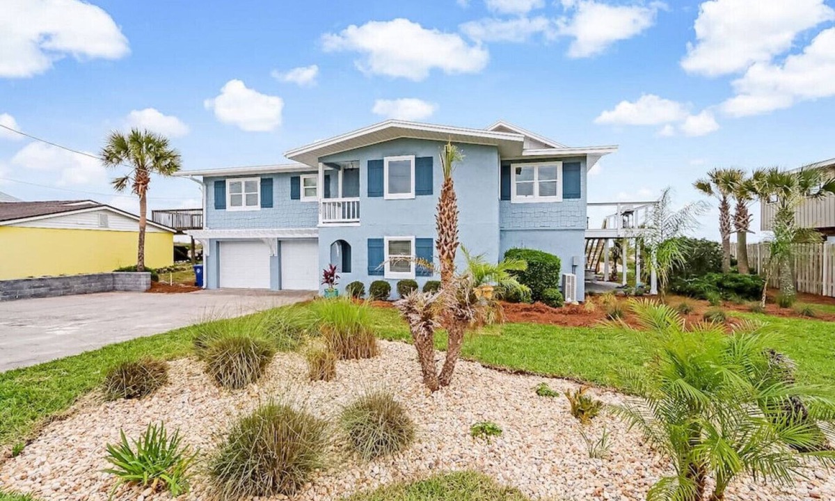 Fernandina Beach House | Ebb Tide Cottage | Beachfront | Huge Oceanfront Deck | Hot Tub