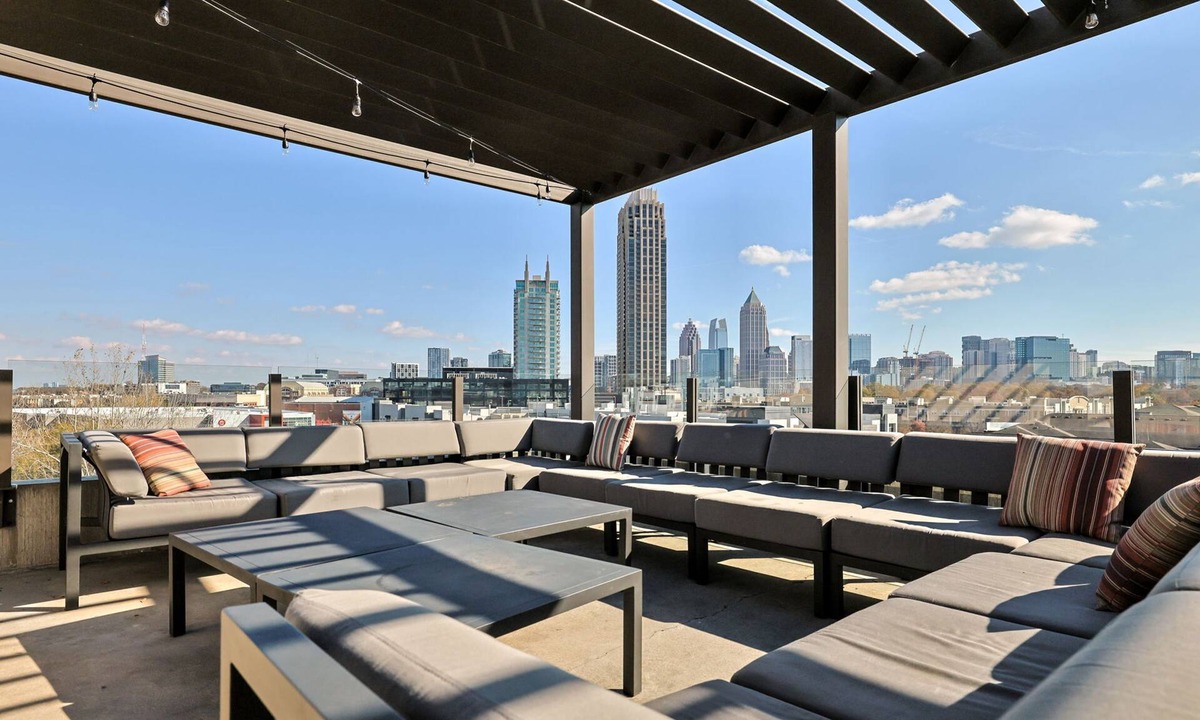 Loring Heights Apartment | Ebony Ivory Midtown King Bed