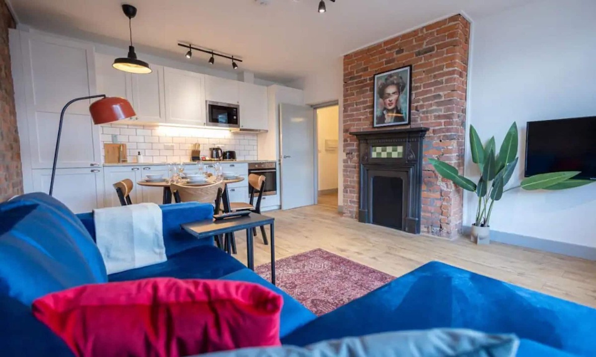 Eccles Apartment | Eccles Library Three-Bedroom Stay by Sojo Stay