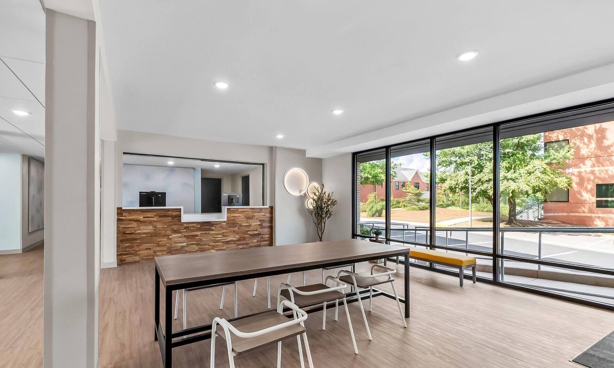 Cascades Hotel | Echo Suites Sterling