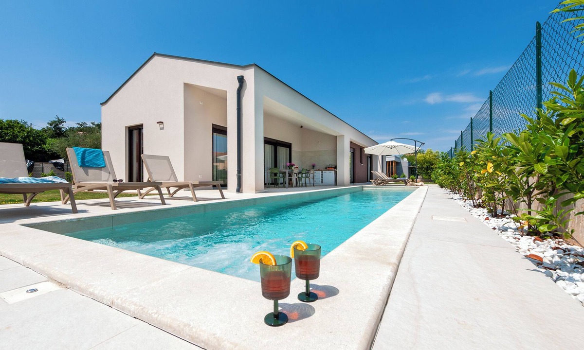 Pavicini Villa | Echo villa, Istra, pool/jacuzzi, BBQ, pet friendly