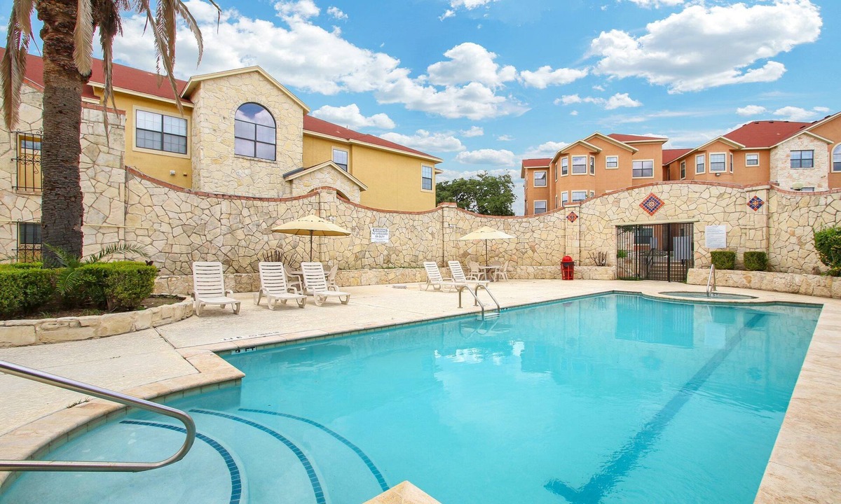 Eckhert Crossing House | Eckhert Place - A Birdy Vacation Rental