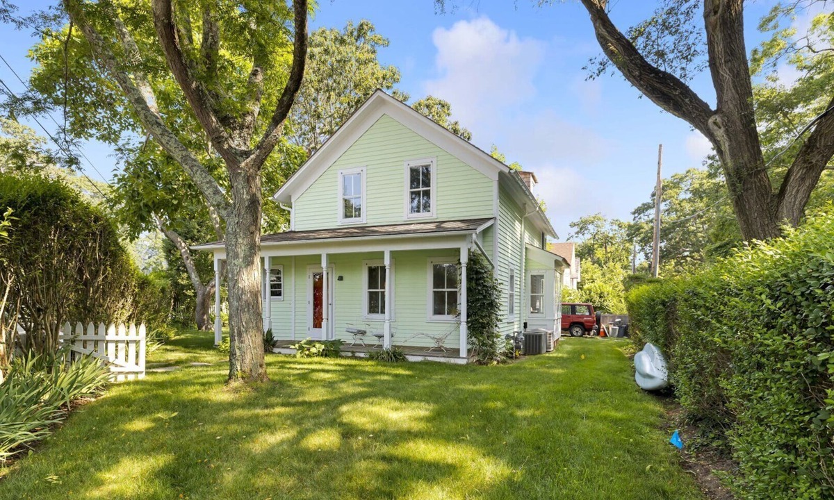 Sag Harbor House | Eclectic and colorful home with a private yard close to town in Sag Harbor.