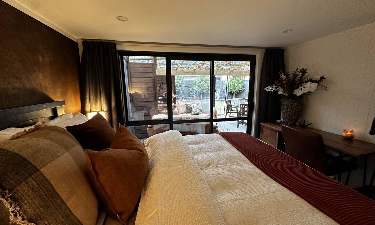 Palmerston North Apartment | Eclectic Escape - Romantic Outdoor Bath